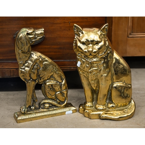 534 - Two brass doorstops, cat and dog, 32/31 cm high (2)