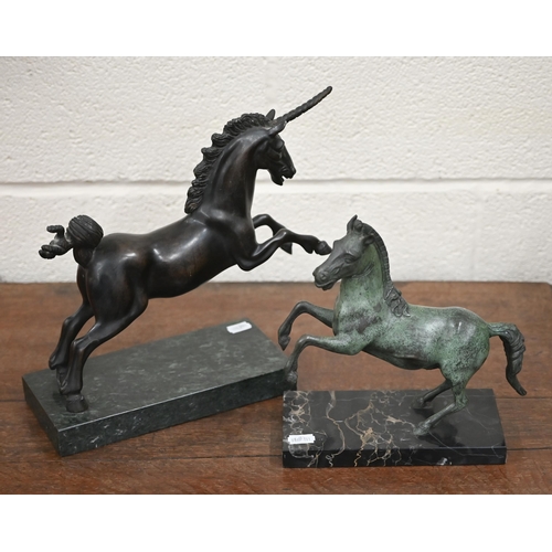 540 - A verdigris-patinated rearing horse, 21 cm, on marble base to/w a brown-patinated bronze unicorn, 29... 