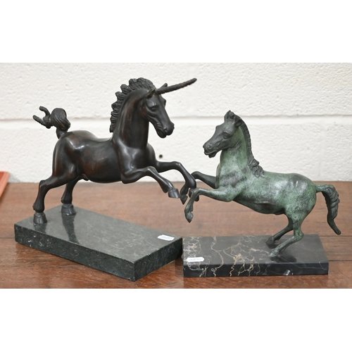 540 - A verdigris-patinated rearing horse, 21 cm, on marble base to/w a brown-patinated bronze unicorn, 29... 