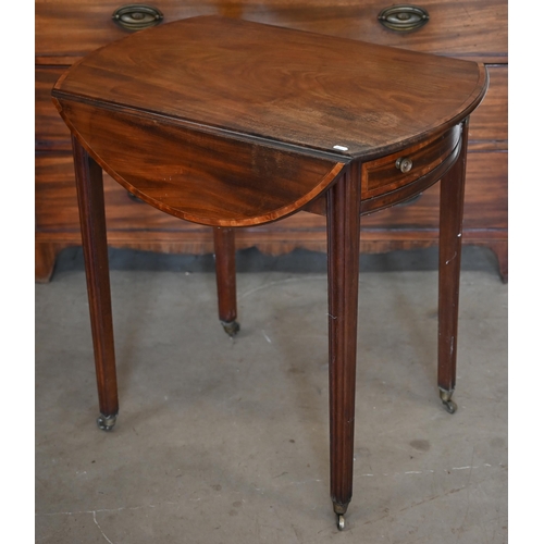 85 - A Georgian cross-banded mahogany drop leaf table, the oval top over a frieze drawer to one end, rais... 