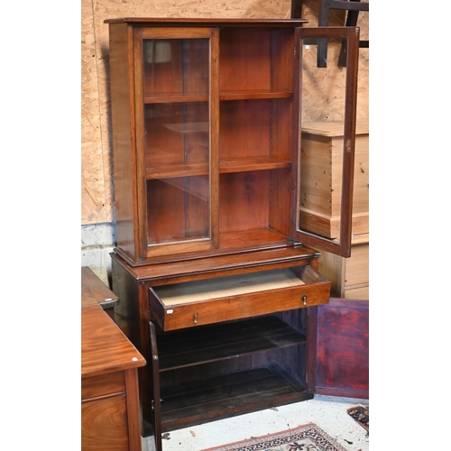 95 - An Edwardian mahogany part glazed chiffonier bookcase, in two sections, 83 cm x 41 cm x 173 cm h, al... 