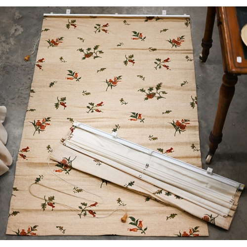 454 - A pair of floral interlined curtains, 220 cm drop x 100 cm wide to/w tiebacks and two similar Roman ... 