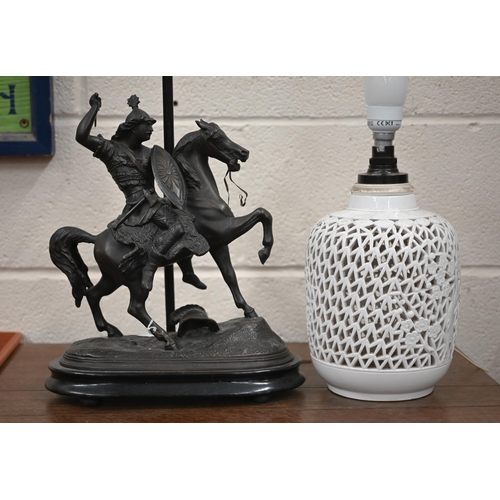 390A - A spelter rearing horse and mounted warrior table lamp on wooden base, 53 cm high to/w a Chinese ret... 