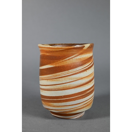 353 - Tomoyuki Matsui (b.1931) A Japanese studio pottery Bizen ware yunumi form tea cup, marbled stoneware... 