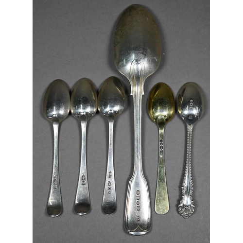 122 - Various Georgian and later silver flatware, 9.3oz of weighable silver, to/w two silver photograph fr... 