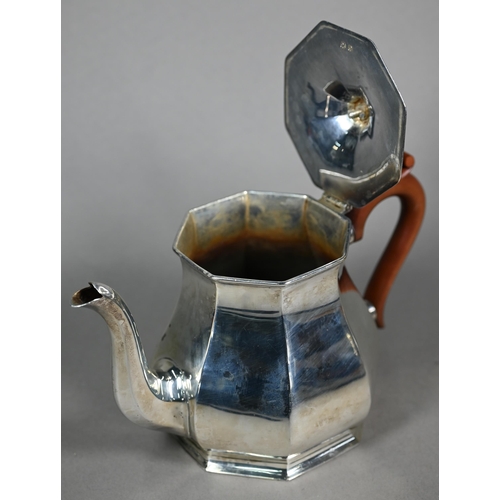 135 - A silver three-piece tea service of octagonal form, the teapot with composite handle and finial, Ale... 