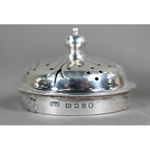 20 - A heavy quality Art Deco sugar caster, Josiah Williams & Co, Jubilee marked London 1935, 14cm hi... 