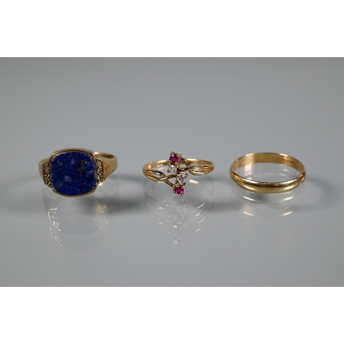 219 - A 9ct yellow gold signet ring set with plain rectangular lapis lazuli plaque with diamond set should... 