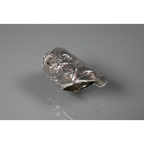 236 - Patrick Mavros - a silver 'Croc Hornback' ring, size L, 3 cm long, inscribed within 'Patrick Mavros'... 