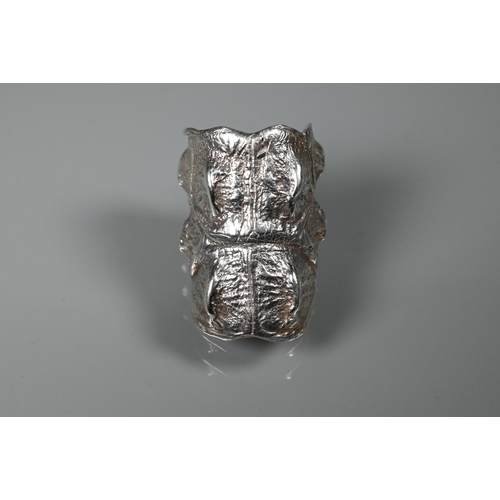 236 - Patrick Mavros - a silver 'Croc Hornback' ring, size L, 3 cm long, inscribed within 'Patrick Mavros'... 