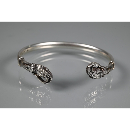 237 - Patrick Mavros - a silver 'Pangolin Stacking Cuff', size small (5.5 cm diam on largest edge) to/w a ... 