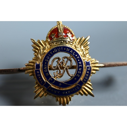 241 - A George V Royal Army Service Corps bar brooch, yellow metal stamped 9ct and blue and red enamels, 5... 