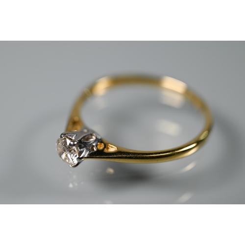 255 - A single stone diamond ring, the brilliant cut 0.25 carat diamond claw set in 18ct yellow gold, size... 