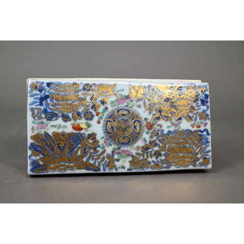 343 - A 19th century Chinese Canton famille rose Fitzhugh style brush box and cover, 19 cm x 9 cm x 6.5 cm... 