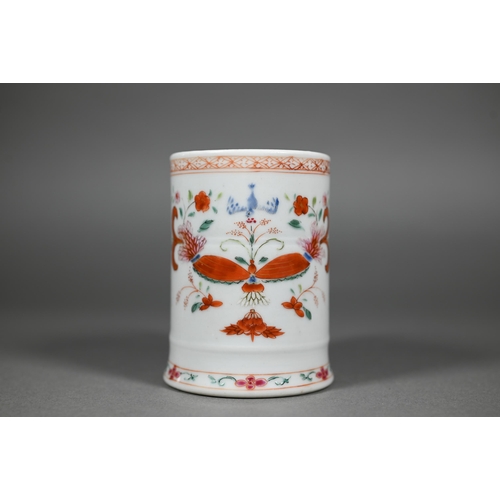 346 - An 18th century Chinese export famille rose mug, Qianlong period (1736-95) Qing dynasty, painted in ... 