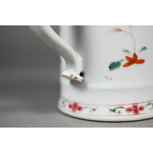 346 - An 18th century Chinese export famille rose mug, Qianlong period (1736-95) Qing dynasty, painted in ... 