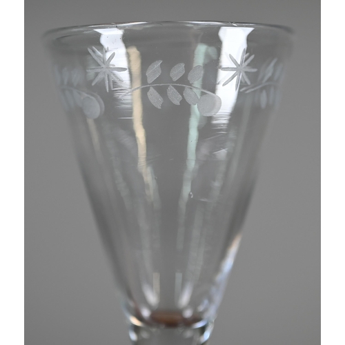 539 - A pair of German cordial glasses with cut and etched decoration, facetted stems and conical foot, 12... 