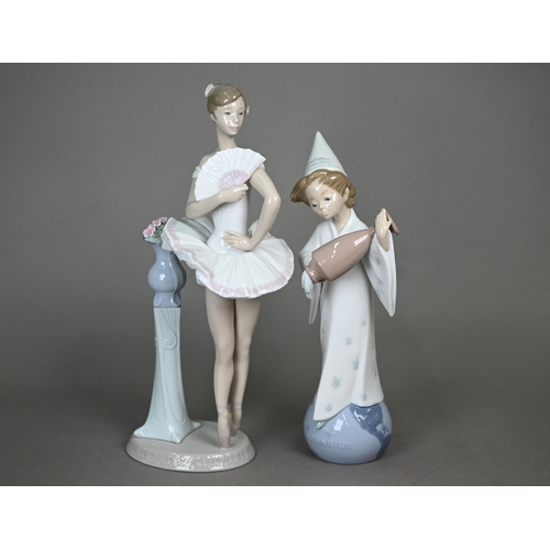 573 - Two boxed Lladro figures 'En Pointe'/'Capricho Espanol' 06371 and 'Aquarius'/'Horoscopo Acuarius' 06... 