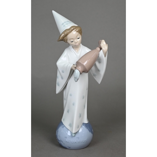 573 - Two boxed Lladro figures 'En Pointe'/'Capricho Espanol' 06371 and 'Aquarius'/'Horoscopo Acuarius' 06... 