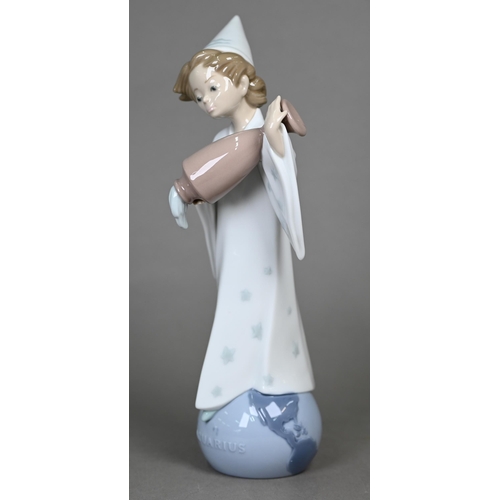 573 - Two boxed Lladro figures 'En Pointe'/'Capricho Espanol' 06371 and 'Aquarius'/'Horoscopo Acuarius' 06... 