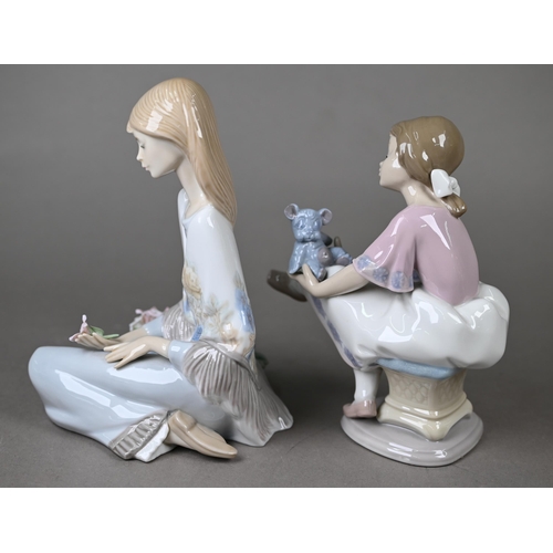 574 - Four boxed Lladro figures - 'Best Friend' 7620 and 'Pick of the Litter' 7621, to/w 'Picture Perfect'... 