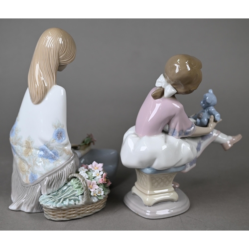 574 - Four boxed Lladro figures - 'Best Friend' 7620 and 'Pick of the Litter' 7621, to/w 'Picture Perfect'... 