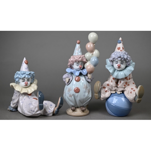 575 - Three boxed Lladro clowns - 'Littlest Clown' 5811, 'Tired Friend' 5812 and 'Having a Ball' 5813, to/... 