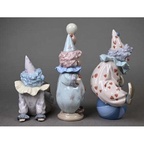 575 - Three boxed Lladro clowns - 'Littlest Clown' 5811, 'Tired Friend' 5812 and 'Having a Ball' 5813, to/... 