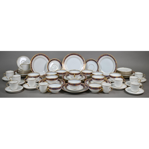 597 - A Richard-Ginori (Italy) 'Pittoria di Doccia' tea service with twelve each tea cups, saucers and pla... 