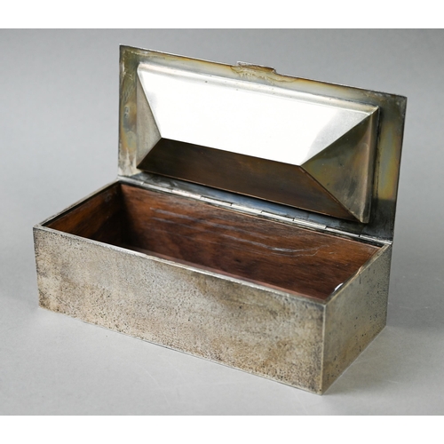 60 - An unusual (possibly bespoke) novelty silver box in the form of a house-brick, with wooden lining, G... 