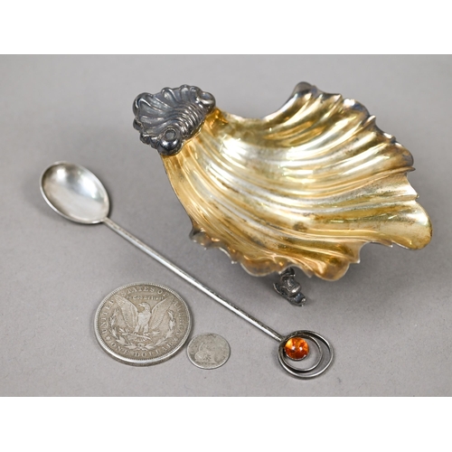 67 - A Miracoli (Milan) .800 grade and parcel-gilt shell dish on dolphin supports, 3.8oz, 13cm x 10cm, to... 