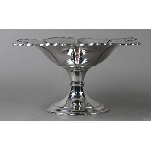 86 - A silver comport of octofoil form, raised on a waisted stem, Atkin Bros, Sheffield 1903, 8.4oz, 19cm... 