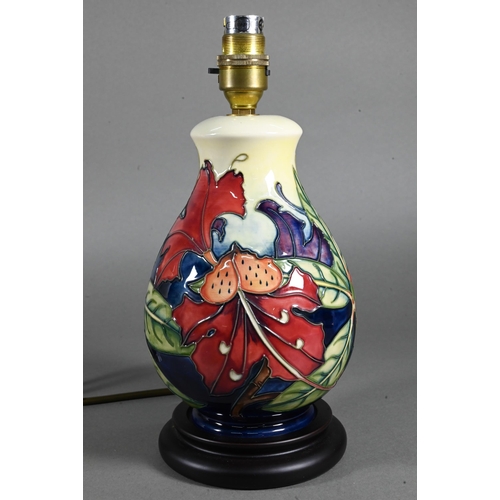 588 - A Moorcroft 'Simeon' table lamp, 22 cm (to top of ceramic), c/w shade