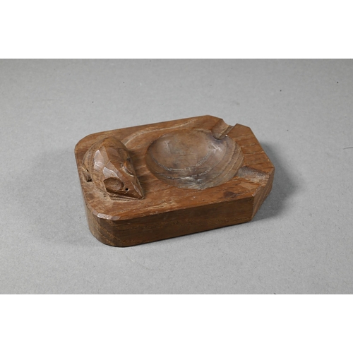 1171 - A Thompson of Kilburn 'Mouseman' oak ashtray, carved with a mouse, 10 x 7.5 cm