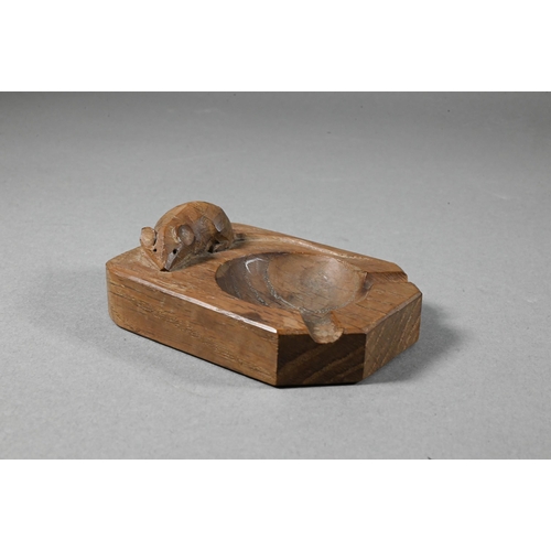 1171 - A Thompson of Kilburn 'Mouseman' oak ashtray, carved with a mouse, 10 x 7.5 cm