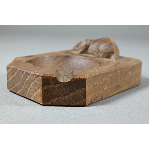 1171 - A Thompson of Kilburn 'Mouseman' oak ashtray, carved with a mouse, 10 x 7.5 cm