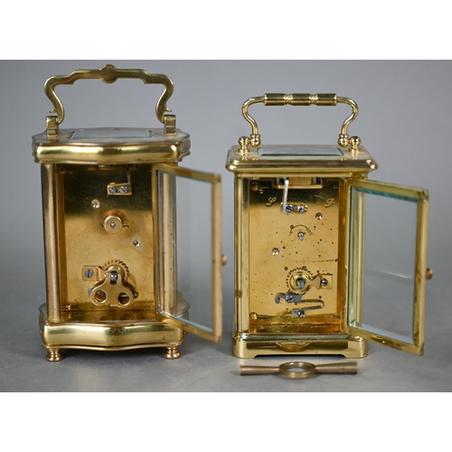 778 - A lacquered brass French-style single drum carriage clock, with integral key-wind 8-day movement, th... 