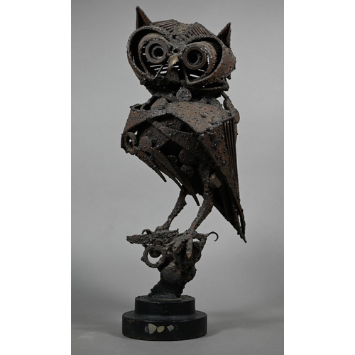 955 - Walenty Pytel (Polish, b 1941) - A brown-patinated steel owl, unsigned, 40 cm highARR may be applica... 