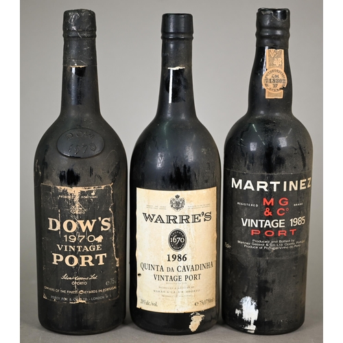 1151 - A bottle of Dows 1970 vintage port, to/w a Martinez MG & Co 1985 vintage port and a Warre's 1986... 