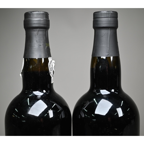 1152 - Two bottles of Taylor's Select Reserve port