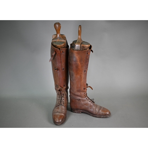 1157 - A pair of vintage leather gentleman's riding boots c/w boot-trees