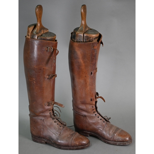 1157 - A pair of vintage leather gentleman's riding boots c/w boot-trees