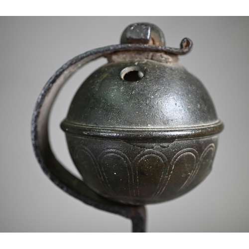 1184 - An 18th Century Robert Wells (Aldbourne Foundry, Wiltshire) Crotal bell, 10 cm diameter on wrought i... 