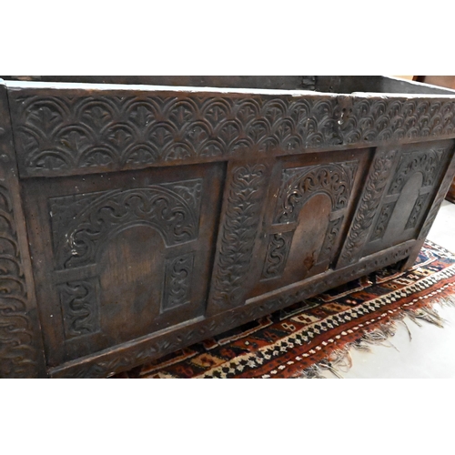 159 - A large 18th century carved oak coffer/blanket chest (a/f), 132 cm wide x 60 cm deep x 62 cm high