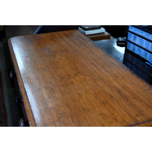 179 - A 19th century mahogany chest of two short over three long drawers with turned handles, 106 cm wide ... 