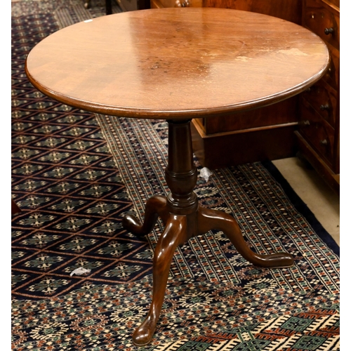 199 - A George III mahogany circular tilt-top table on 'birdcage' four pillar mount with turned column and... 