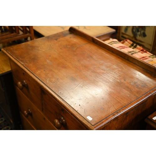 200 - A Victorian mahogany chest of two short over two long drawers with turned handles and plinth base, 8... 