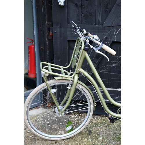 262 - A Frappe fcl.400 design line step through green bicycle, s/with user manual