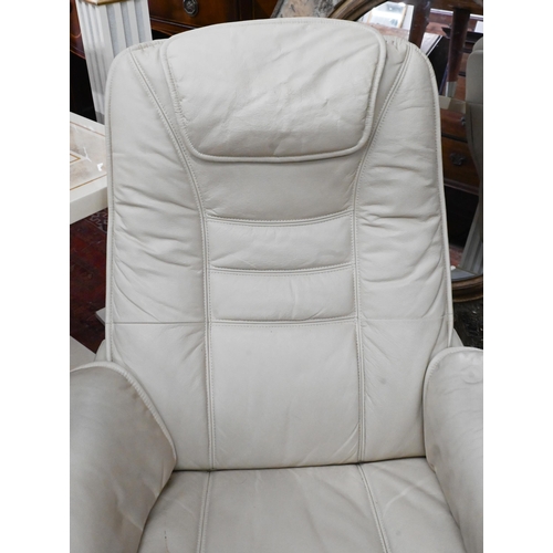 291 - A Stressless-style cream leatherette swivel armchair