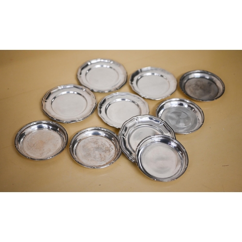 411 - A set of five Egyptian .900 grade pickle dishes 5.9oz, to/w six Continental .800 grade dishes 2.2oz ... 